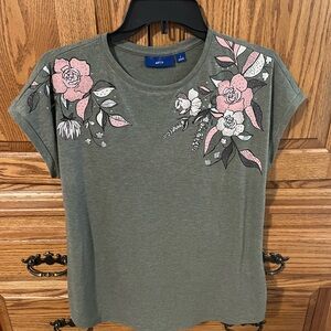 Casual Army Green Tee with flowers Size S